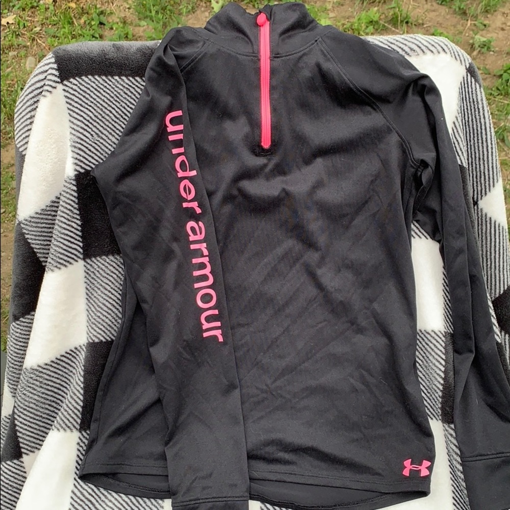 Girls 3/4 zip Under Armor Shirt